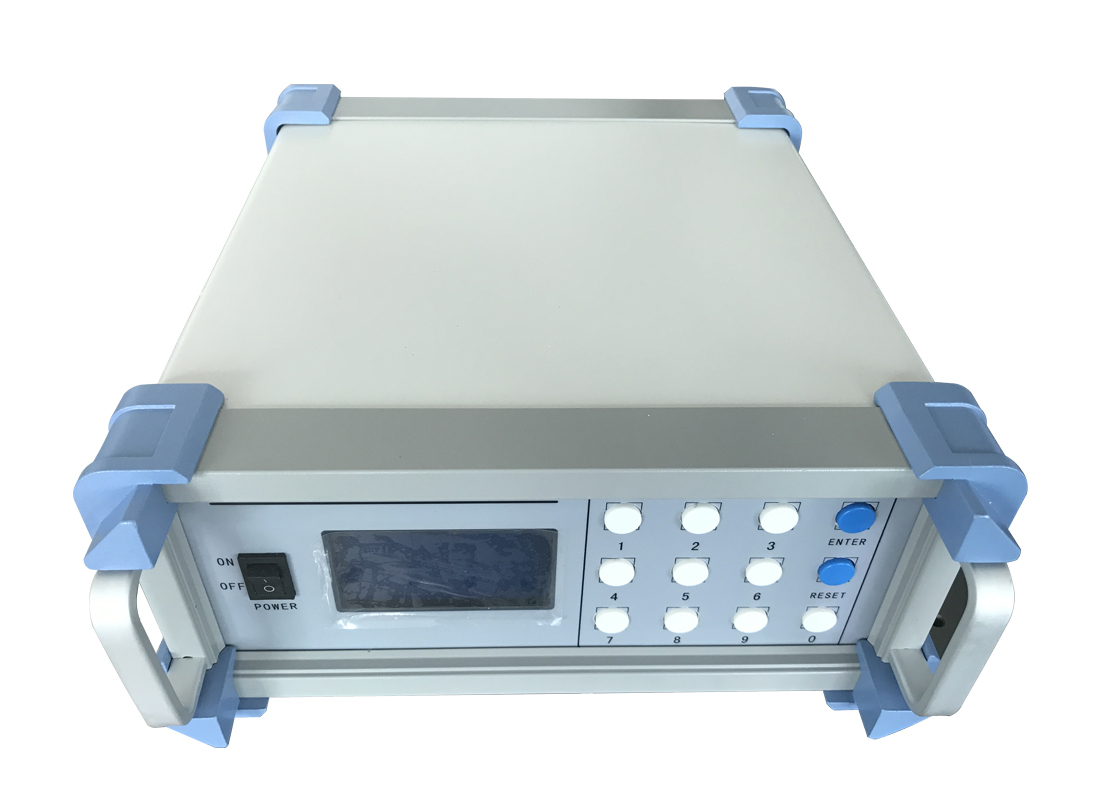 1&times;4 臺(tái)式保偏光開關(guān) - 廣西科毅光通信