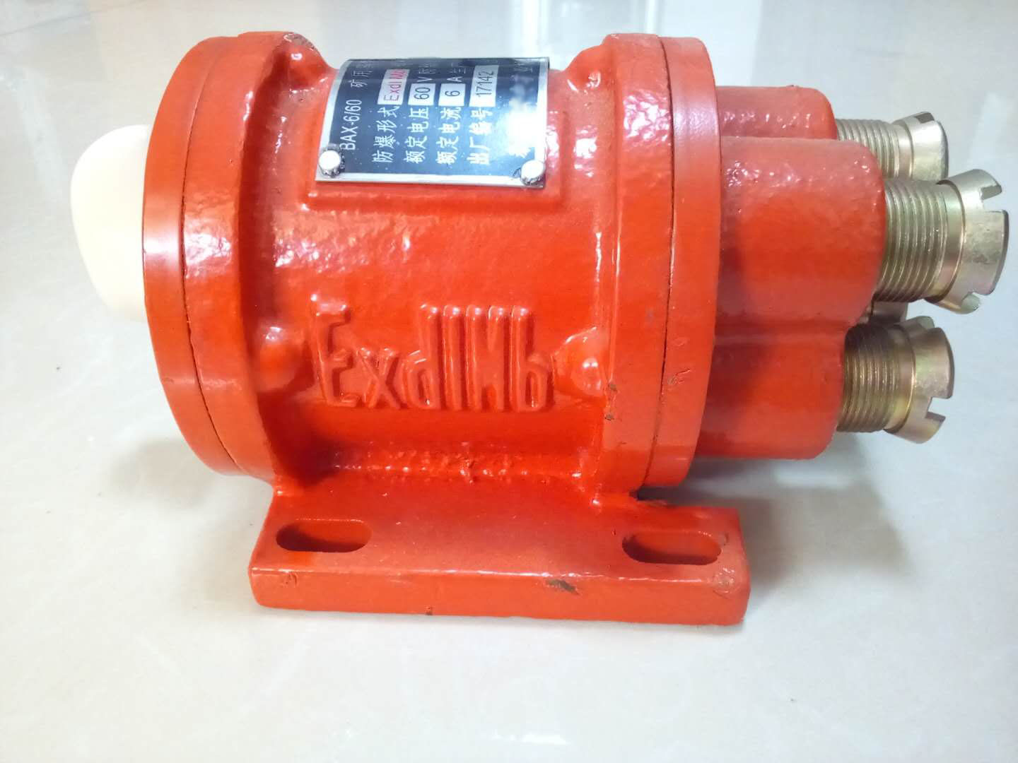 礦山井下光開關(guān)安裝場(chǎng)景圖-廣西科毅光通信 礦山井下光開關(guān)安裝場(chǎng)景圖-廣西科毅光通信